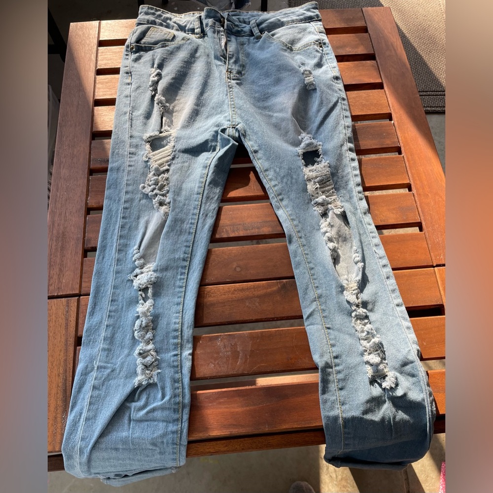 Super Ripped Lightwash Skinny Jeans